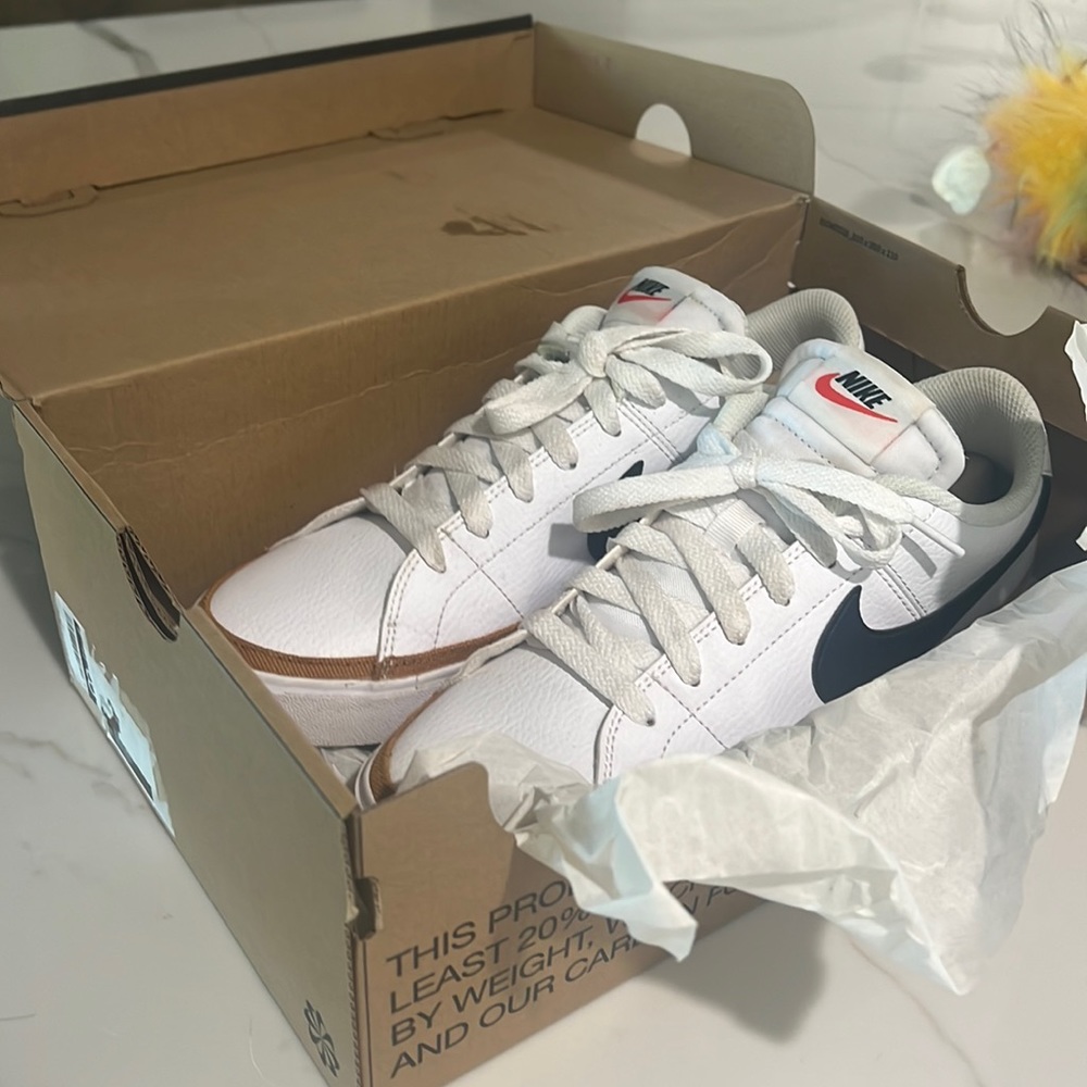 Nike Court Legacy